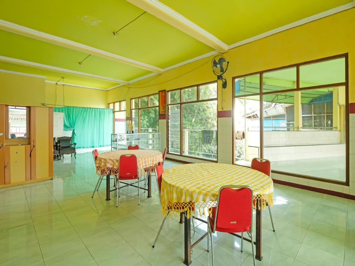 Collection O 91914 Hotel Citra Dewi 2 Int'S Semarang Esterno foto